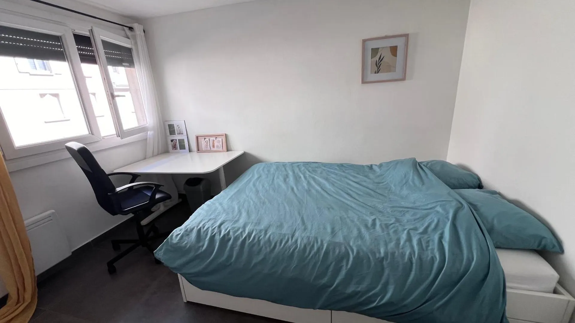 Chambre Cosy Marseille 0*,  France